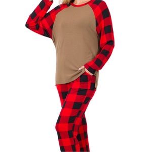 Buffalo plaid long sleeve pajama set. Very soft comfortable material.